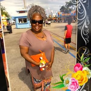 Meet your Posher, Roni